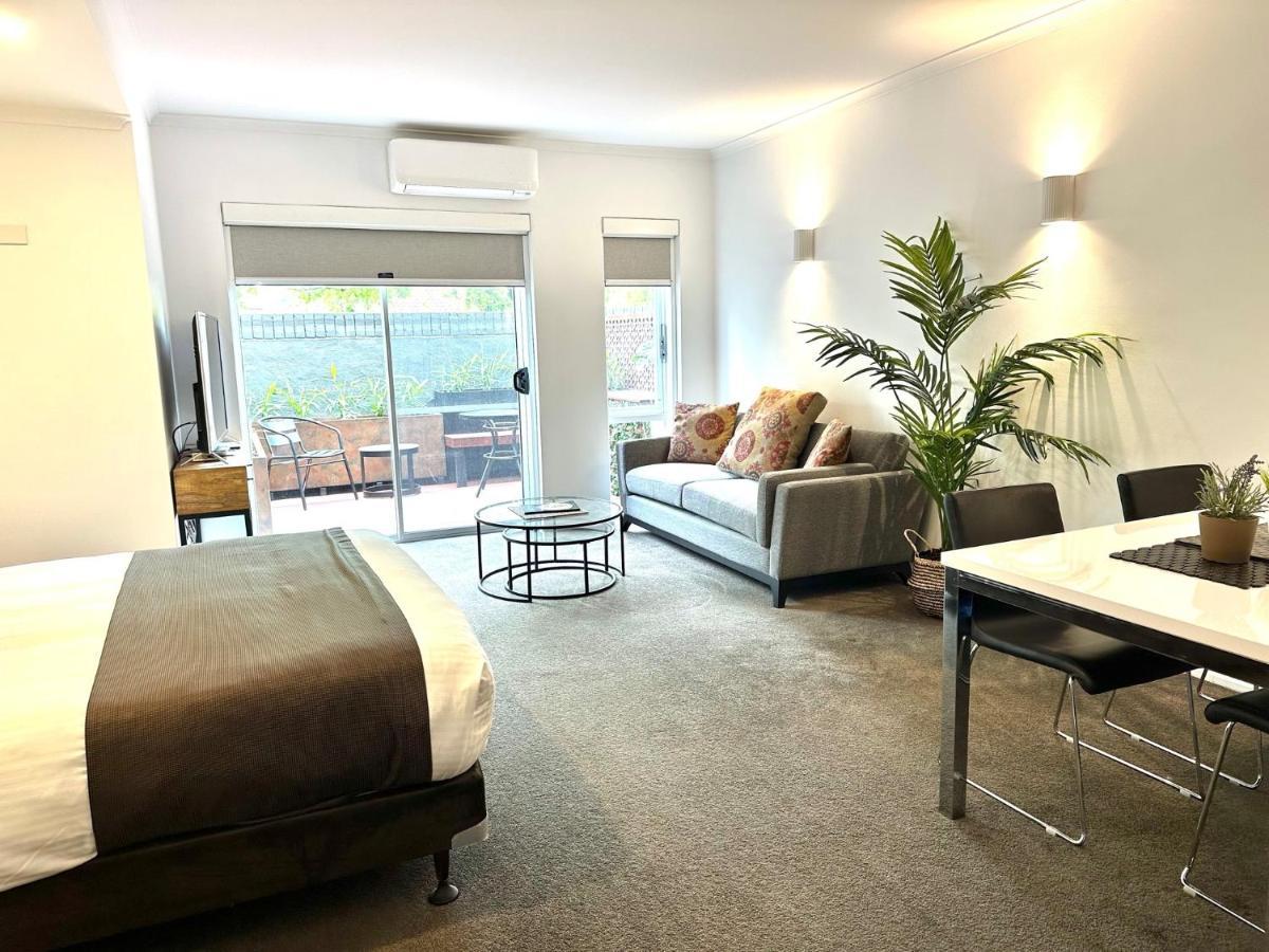 Adelaide Dress Circle Apartments - Archer Street Екстер'єр фото
