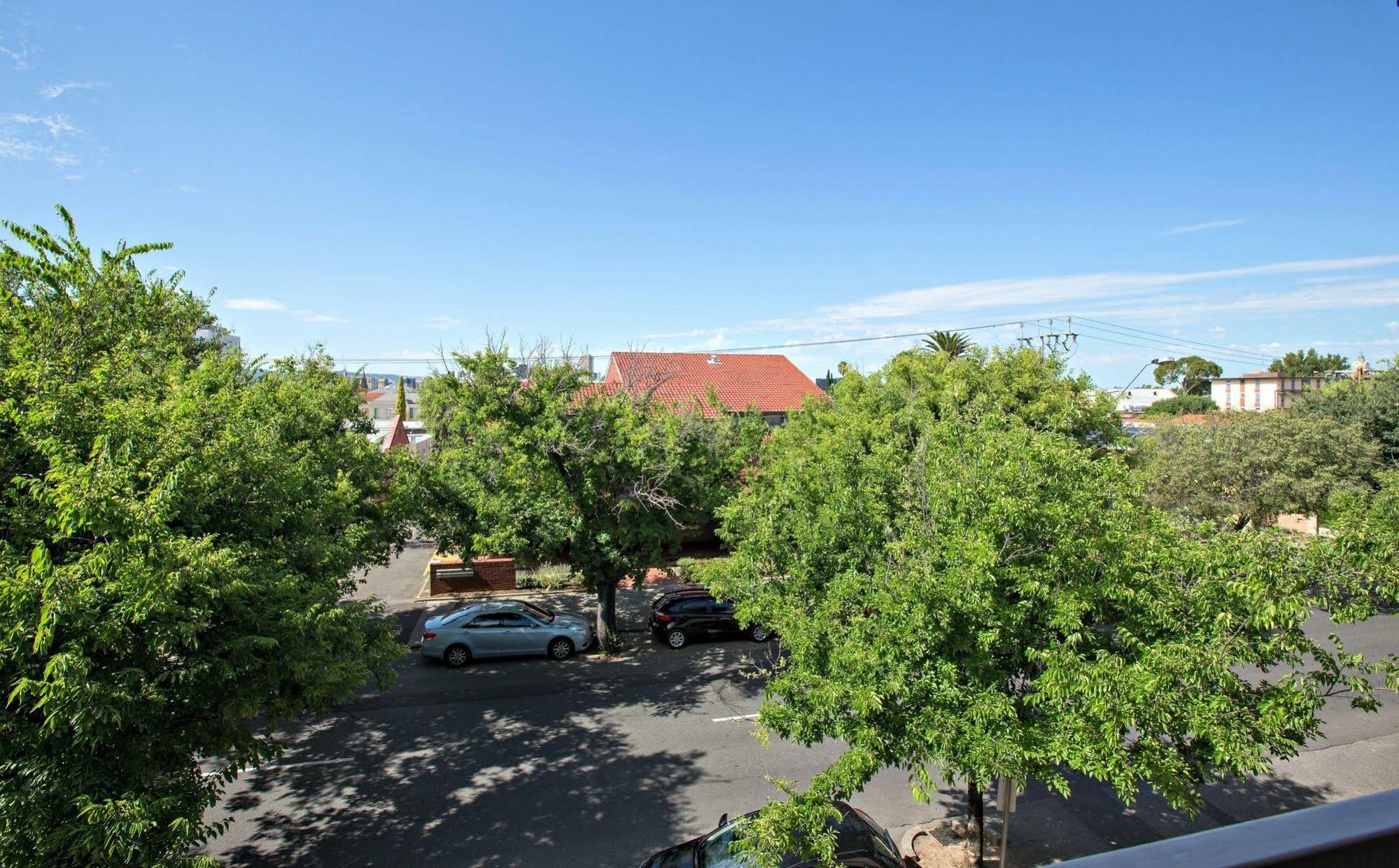 Adelaide Dress Circle Apartments - Archer Street Екстер'єр фото